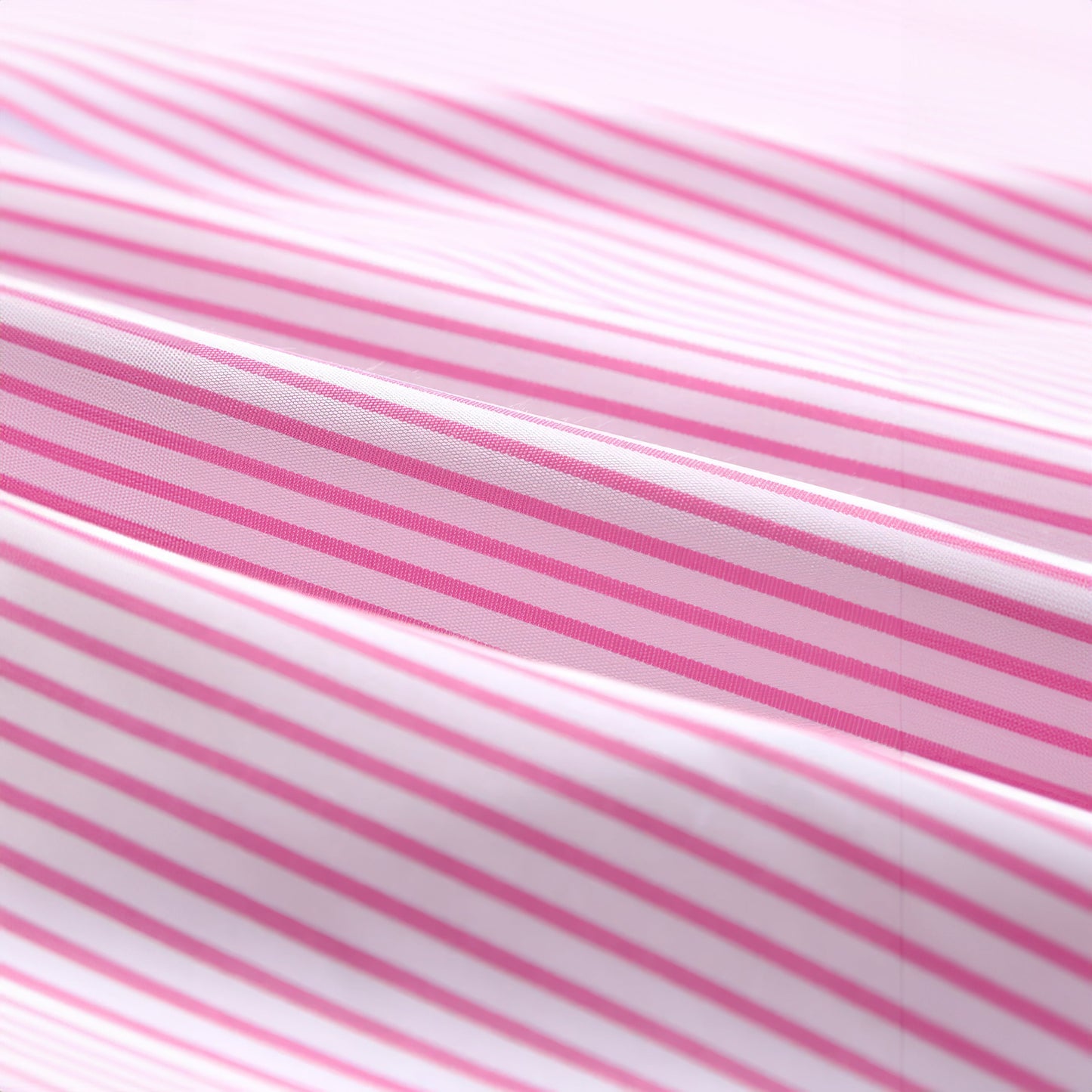 Mellanlång skjorta med randigt slag och oversized ärmar med stängning