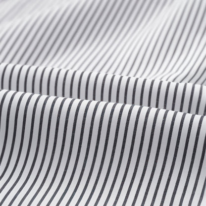 Mellanlång skjorta med randigt slag och oversized ärmar med stängning