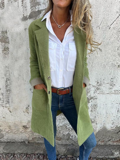 Damkappa med krage, lång ärm och päls, lång modell