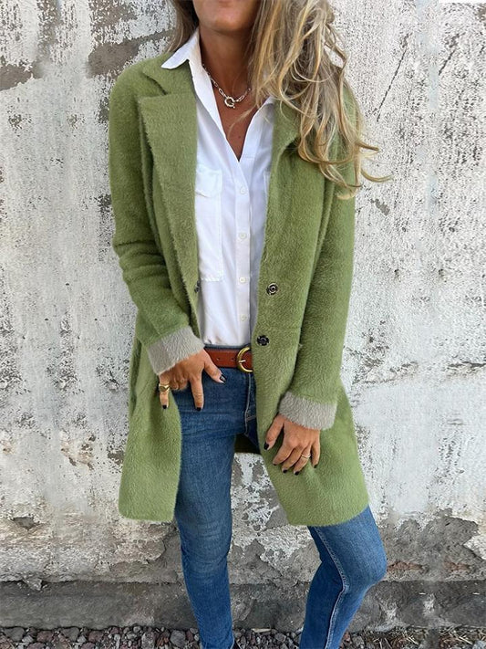 Damkappa med krage, lång ärm och päls, lång modell